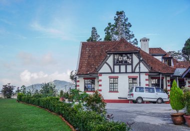 Cameron Highlands, Malezya - 4 Nisan 2014. Cameron Highlands, Malezya yaz, dağda antik villalar.