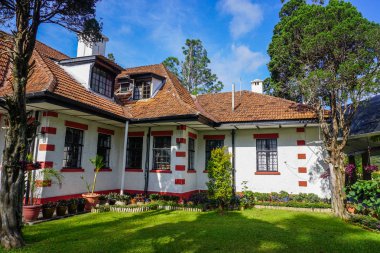 Cameron Highlands, Malezya - 4 Nisan 2014. Cameron Highlands, Malezya yaz, dağda antik villalar.