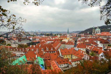 Eski Praha (Prague), Çek dili, havadan görünümü Prag Avrupa en büyüleyici, renkli ve güzel şehirlerinden biridir.