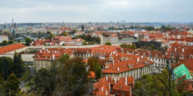 Eski Praha (Prague), Çek dili, havadan görünümü Prag Avrupa en büyüleyici, renkli ve güzel şehirlerinden biridir.