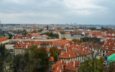 Eski Praha (Prague), Çek dili, havadan görünümü Prag Avrupa en büyüleyici, renkli ve güzel şehirlerinden biridir.
