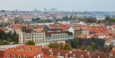 Eski Praha (Prague), Çek dili, havadan görünümü Prag Avrupa en büyüleyici, renkli ve güzel şehirlerinden biridir.