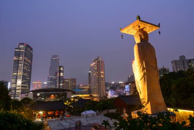 Seoul, Güney Kore - Eylül 15, 2016. Gangnam Seoul bölgesinde Bongeunsa Tapınağı. Bongeunsa 794 Kral Wonseong döneminde kuruldu..