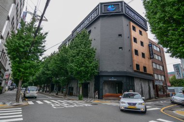 Busan, Güney Kore - Eyl 18, 2016. Şehir merkezinde bir Busan, g. Kore, modern bir otel. Busan Doğu Asya'nın en cazip turistik şehirler biridir.