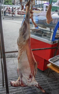 Chengdu, Çin için semt pazarı, kanca asılı sığır eti.