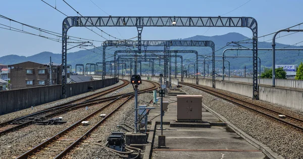日本宇都宫 2017年5月20日 日本宇都宫小站的铁轨 铁路是日本最重要的客运手段 — 图库照片
