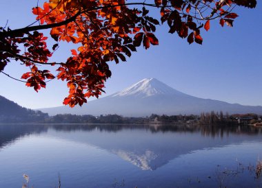 Fuji Dağı'nın (Japonca ikonik) Güz 