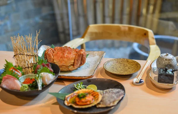 Pescado a la plancha en comida japonesa — Foto de Stock