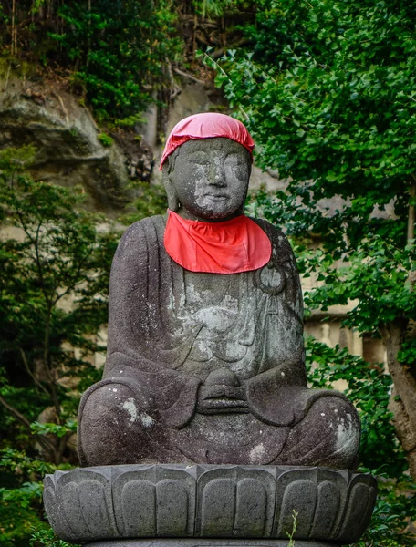 寺院で古代の仏像 — ストック写真