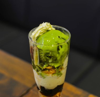 Süt matcha ile krem 