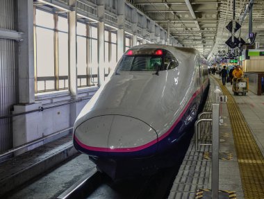 Shinkansen tren tren istasyonunda durdurma