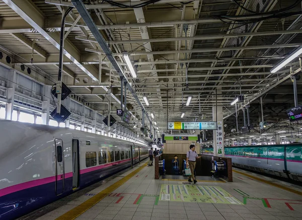 Shinkansen vonat pályaudvar megállás — Stock Fotó