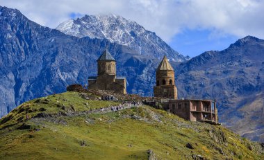 Gergeti Trinity Kilisesi (Tsminda Sameba)