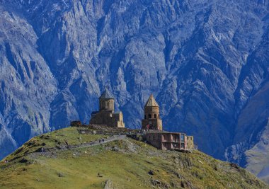 Gergeti Trinity Kilisesi (Tsminda Sameba)