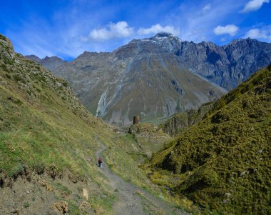 Dağ manzarası Kazbegi, Gürcistan 