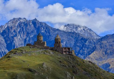 Gergeti Trinity Kilisesi (Tsminda Sameba)