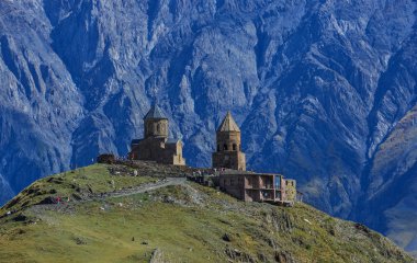 Gergeti Trinity Kilisesi (Tsminda Sameba)