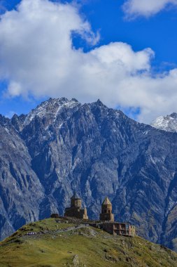 Gergeti Trinity Kilisesi (Tsminda Sameba)