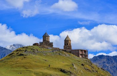 Gergeti Trinity Kilisesi (Tsminda Sameba)