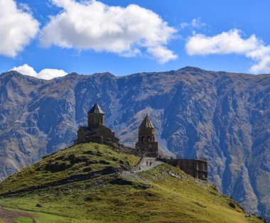 Gergeti Trinity Kilisesi (Tsminda Sameba)