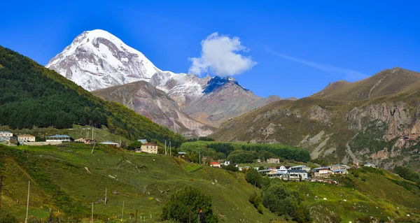 Horské scenérie z Kazbegi, Gruzie — Stock fotografie