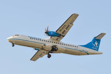 Havaalanında açılış yolcu uçak 