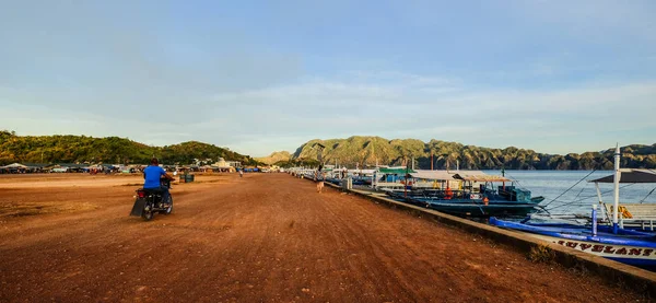 Small boats at jetty in Coron Island — Stock Photo, Image
