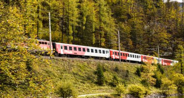 Turistik tren Avusturya Hallstatt, çalışan