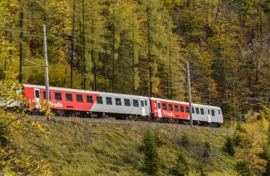 Turistik tren Avusturya Hallstatt, çalışan