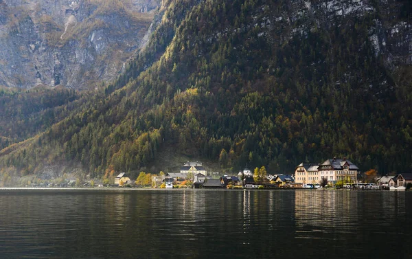 Bellissimo villaggio di Hallstatt in Austria — Foto Stock