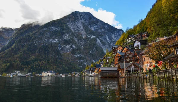 Bellissimo villaggio di Hallstatt in Austria — Foto Stock
