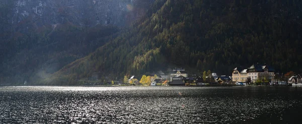 Bellissimo villaggio di Hallstatt in Austria — Foto Stock