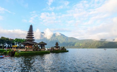 Bali'deki Ulun Tuna Tapınağı, Endonezya