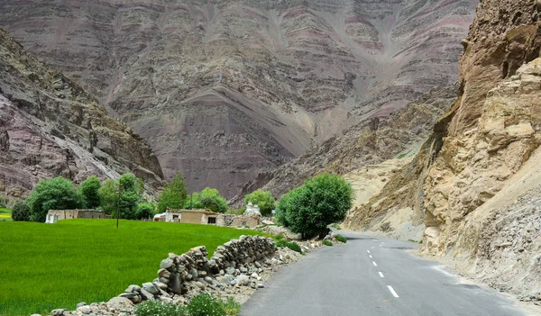 Mountain road in Ladakh, North of India — Stock Photo, Image