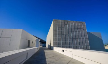Louvre Abu Dabi Müzesi görünümünü 