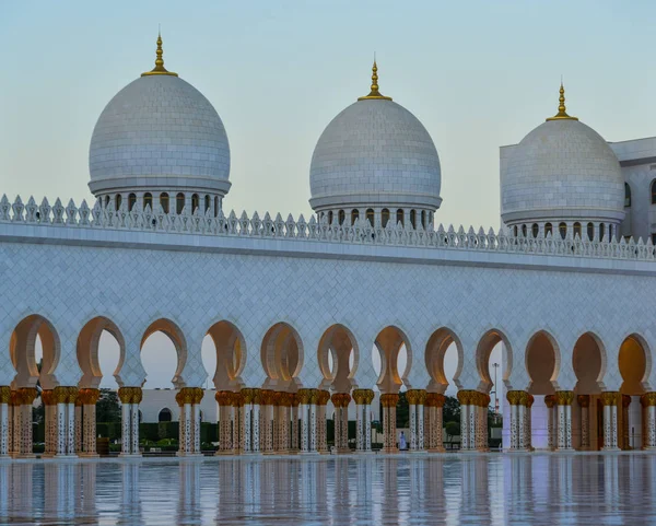Большая мечеть Абу-Даби, ОАЭ — стоковое фото
