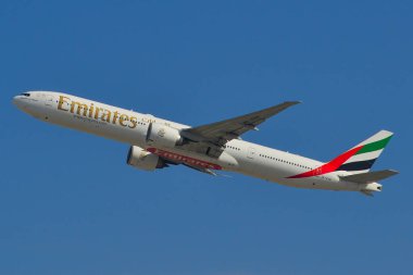 Dubai havaalanından kalktıktan uçak 