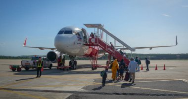 Havaalanında sivil uçak 