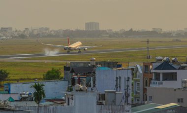 Uçak gökyüzünde yalan 