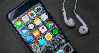 kulaklık ile iPhone 6s