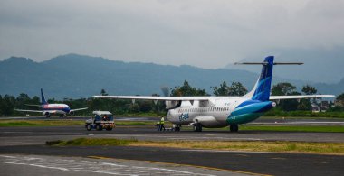 Uluslararası havaalanında yerleştirme uçak 