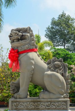 Aslan heykeli Çin Tapınağı'nda