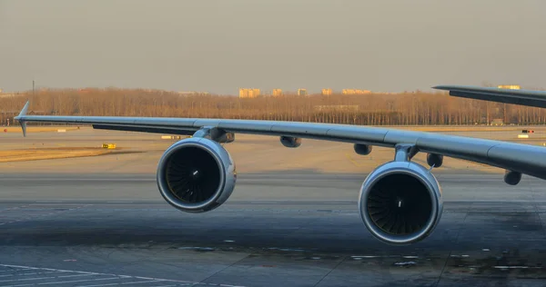 Tåg på Beijing Capital Airport, Kina — Stockfoto