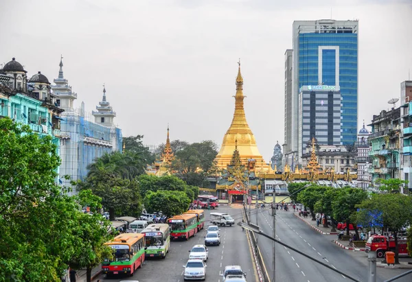 Sule Pagoda in Yangon, Myanmar — Stock Photo, Image