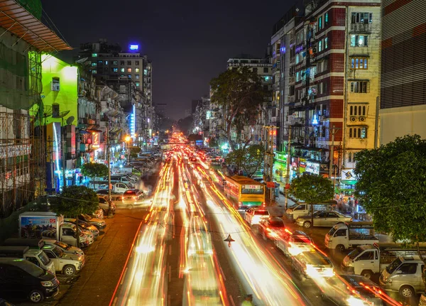 Calle noche de Yangon, Myanmar —  Fotos de Stock