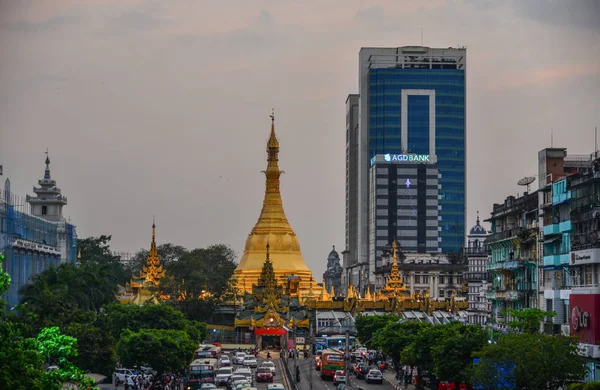 Sule Pagode in Yangon, Myanmar — Stockfoto