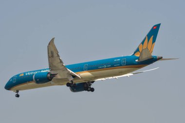 (Sgn Saigon havaalanına iniş uçak)