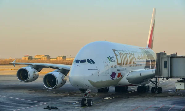 Tåg på Beijing Capital Airport, Kina — Stockfoto