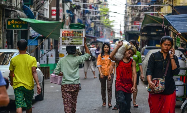 Mercato di strada a Yangon, Myanmar — Foto Stock