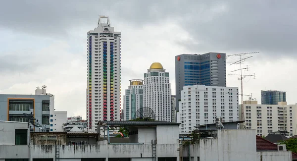 Edifícios modernos em Bangkok, Tailândia — Fotografia de Stock